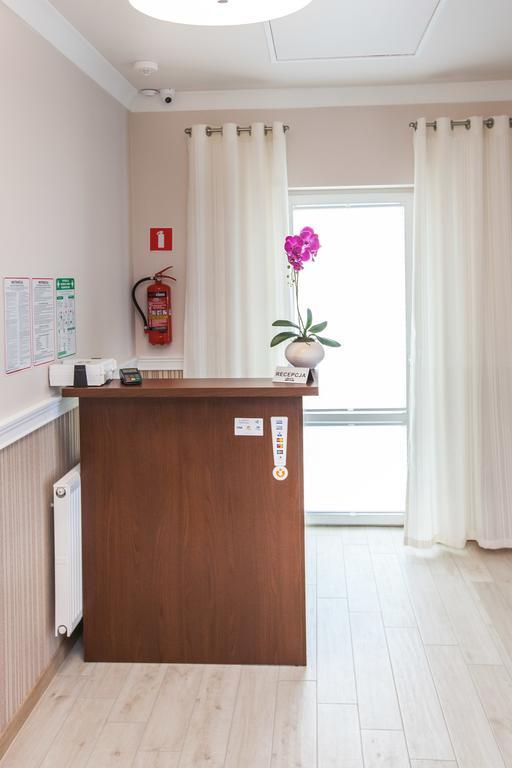 Hostel Замбрув Екстер'єр фото