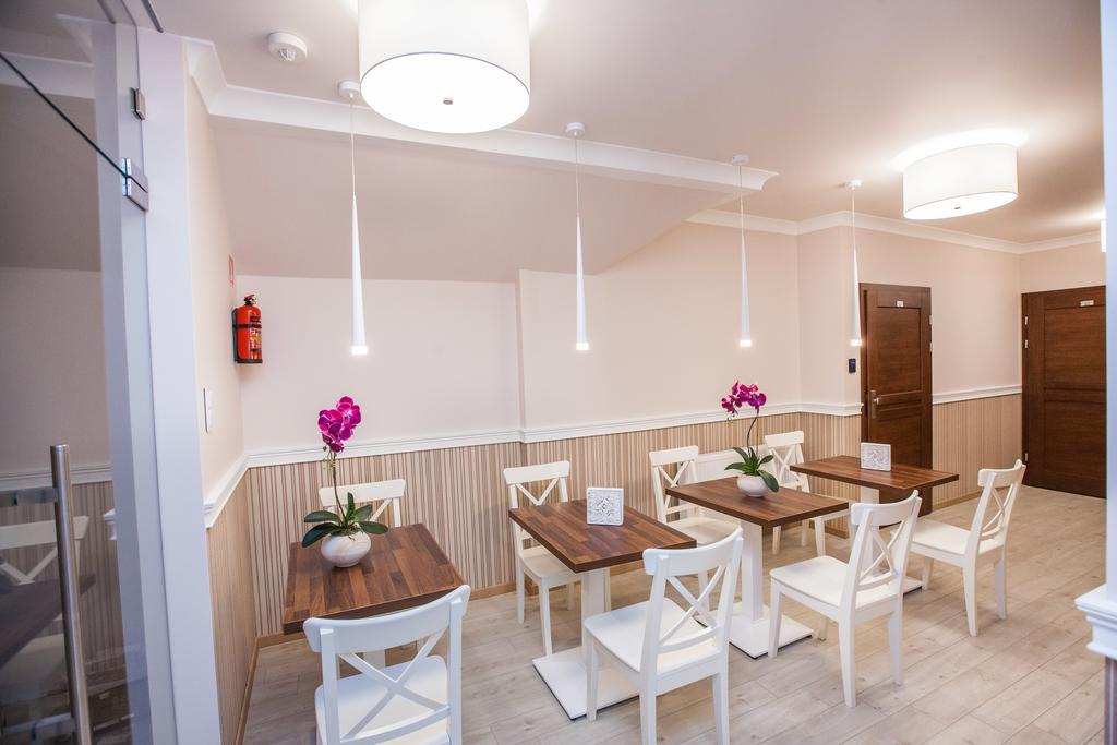 Hostel Замбрув Екстер'єр фото